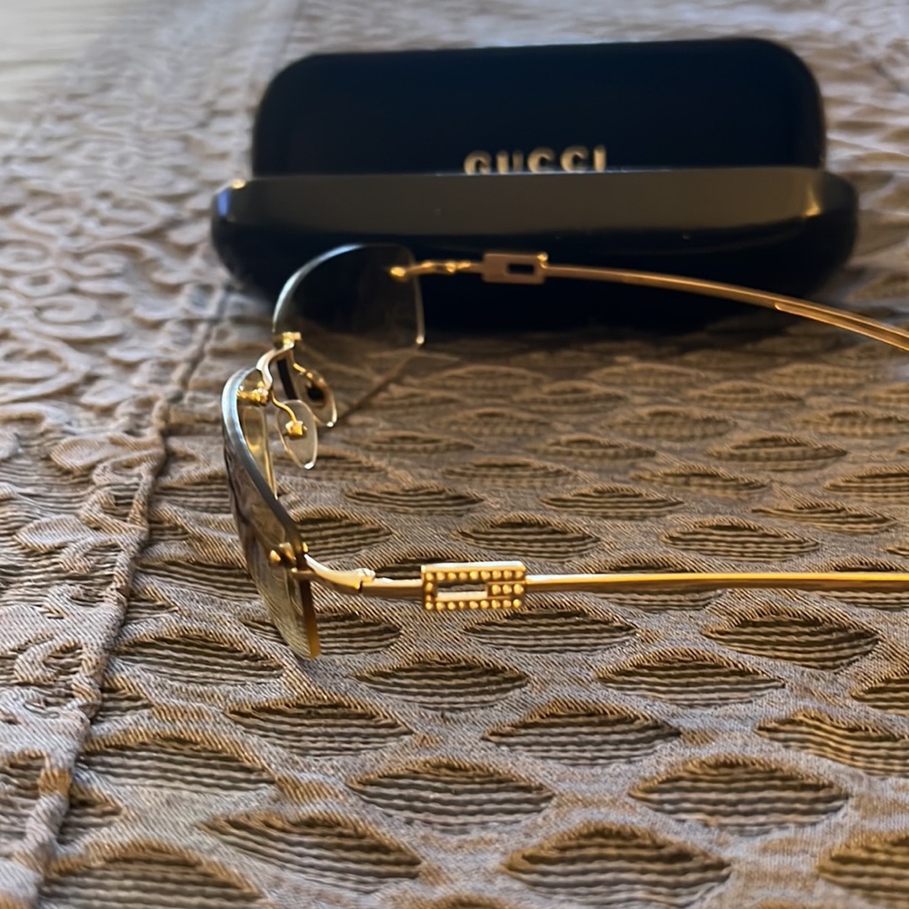 Gucci Sunglasses - Picture 2 of 5